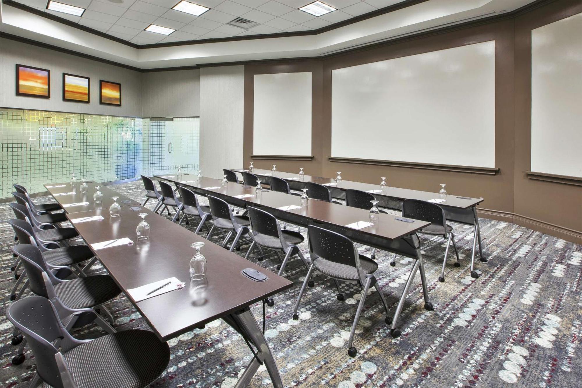 Embassy Suites Columbus - Airport Exterior photo